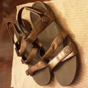 Adjustable  sandal size 11